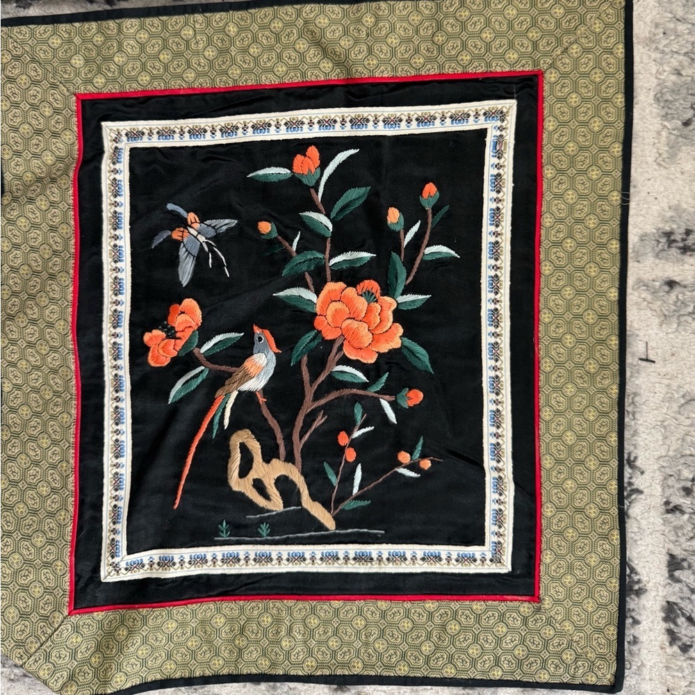 8- Chinese silk embroidered floral and birds panels ( all different stitching) - Picture 3 of 12